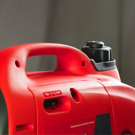 Инверторный генератор FUBAG PRI 2000 S в шумозащитном кожухе в Тюмени фото